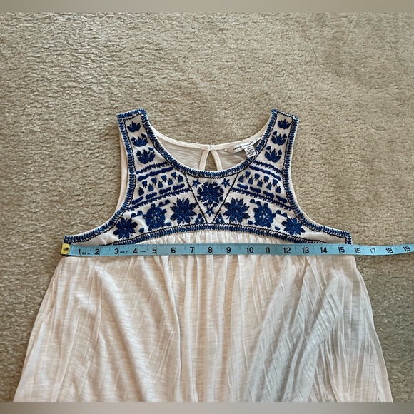 American Eagle Outfitters - Flowy Tank Top with Blue Embroidered - Size: S/P - Picture 4 of 6